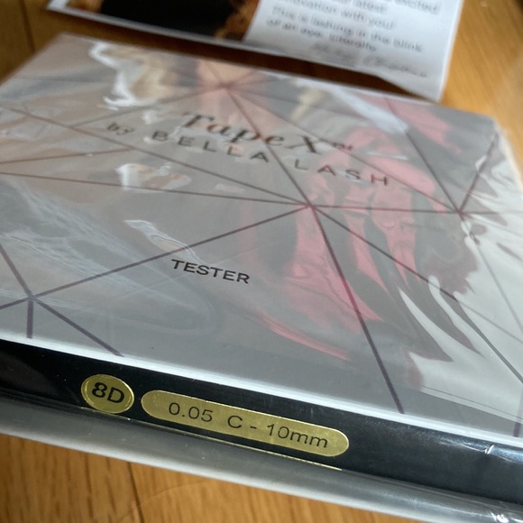 Bella Lash TapeX Lash Extensions System - Picture 2 of 6